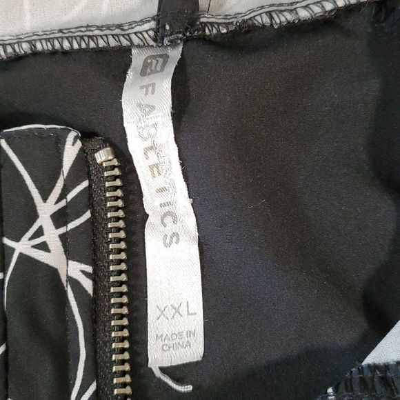 Fabletics Full Zip Hooded Jiae Jacket Women’s XXL Black With White‎ Line Design - Picture 6 of 15